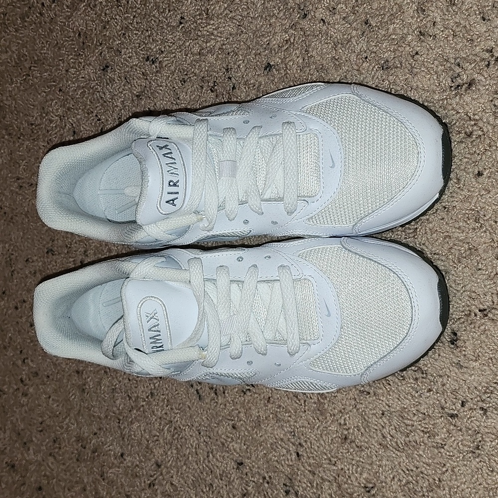 Nike AirMax . All white size 8. Barely worn.